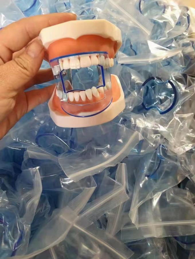 2021 New Dental Supply Plastic Disposable Lip Opener Intraoral